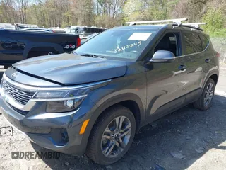 2021 Kia Seltos S z VIN KNDEUCAA7M7170551, wystawiony jako IAAI lot #42112245 z przebiegiem 50 300 mil mil oraz . Historia ofert i sprzedaży dostępna na DreamBid. Obrazek 2.