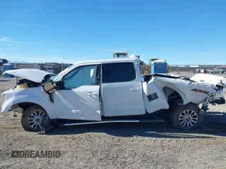 2020 Ford F-250 XL z VIN 1FT7W2B66LEC42311, wystawiony jako IAAI lot #41262022 z przebiegiem Nie podano mil oraz . Historia ofert i sprzedaży dostępna na DreamBid. Obrazek 13.
