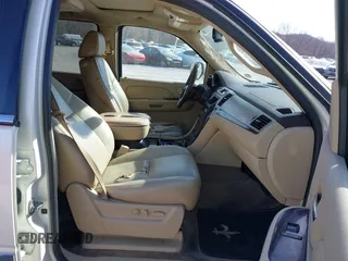 2009 Cadillac Escalade z VIN 1GYFK53219R121847, wystawiony jako IAAI lot #41818934 z przebiegiem 132 293 mil mil oraz . Historia ofert i sprzedaży dostępna na DreamBid. Obrazek 5.