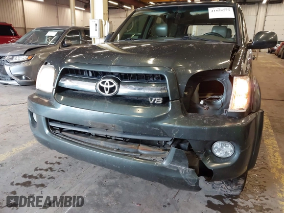 2006 Toyota Sequoia SR5 with VIN 5TDBT44A16S262643, listed as a IAAI auction lot 41658275 with 403,034 mi miles and . Bid and sale history available at DreamBid. Image 6.