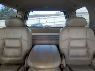 2001 Lincoln Navigator z VIN 5LMFU28R01LJ32925, wystawiony jako Copart lot #83013504 z przebiegiem 132 750 mil mil oraz Szkody całkowita. Historia ofert i sprzedaży dostępna na DreamBid. Obrazek 10.
