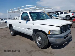 2001 Dodge 2500 z VIN 3B7KC26Z81M553415, wystawiony jako IAAI lot #37140590 z przebiegiem 219 180 mil mil oraz . Historia ofert i sprzedaży dostępna na DreamBid. Obrazek 1.
