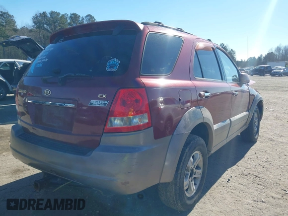 2005 Kia Sorento LX with VIN KNDJD733355356184, listed as a IAAI auction lot 41348024 with 203,344 mi miles. Bid and sale history available at carsss.com. Image 4.