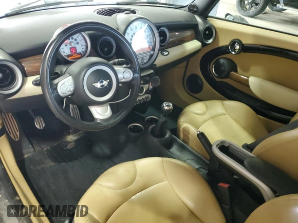 2010 MINI Hardtop S с VIN WMWMF7C55ATX44934, выставлен на аукционе Copart как лот 54049965 с пробегом 66 452 миль миль и Списание • Salvage title. История ставок и продаж доступна на DreamBid. Изображение 8.