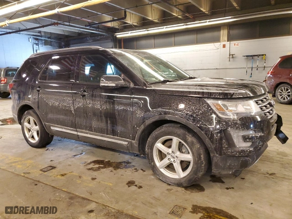 2017 Ford Explorer XLT with VIN 1FM5K7D81HGE20681, listed as a Copart auction lot 45788915 with 66,931 mi miles and Salvage Title. Bid and sale history available at carsss.com. Image 4.