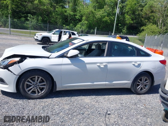 2016 Hyundai Sonata SE z VIN 5NPE24AF1GH337963, wystawiony jako IAAI lot #42199923 z przebiegiem 91 596 mil mil oraz . Historia ofert i sprzedaży dostępna na DreamBid. Obrazek 14.