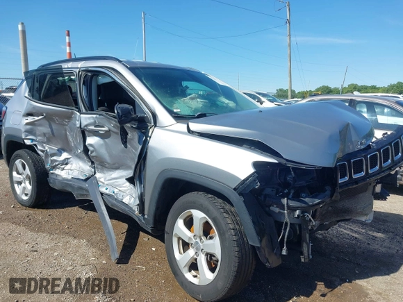 2019 Jeep Compass Latitude z VIN 3C4NJDBB6KT697110, wystawiony jako IAAI lot #42331753 z przebiegiem 52 897 mil mil oraz . Historia ofert i sprzedaży dostępna na DreamBid. Obrazek 6.