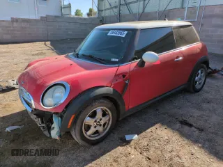 2011 MINI Hardtop z VIN WMWSU3C56BT251237, wystawiony jako Copart lot #56433565 z przebiegiem 143 993 mil mil oraz Szkoda całkowita • Salvage title. Historia ofert i sprzedaży dostępna na DreamBid. Obrazek 1.