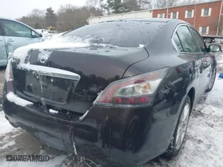 2014 Nissan Maxima 3.5 S with VIN 1N4AA5AP7EC440495, listed as a IAAI auction lot 41377832 with 117,802 mi miles. Bid and sale history available at carsss.com. Image 4.