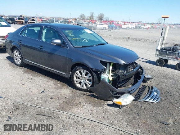 2012 Toyota Avalon z VIN 4T1BK3DB3CU440836, wystawiony jako IAAI lot #41816750 z przebiegiem 149 593 mil mil oraz . Historia ofert i sprzedaży dostępna na DreamBid. Obrazek 1.