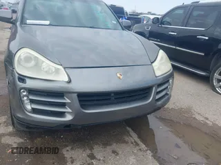 2010 Porsche Cayenne z VIN WP1AA2AP4ALA11946, wystawiony jako IAAI lot #41541830 z przebiegiem 229 331 mil mil oraz . Historia ofert i sprzedaży dostępna na DreamBid. Obrazek 12.