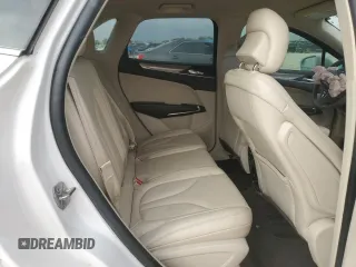 2019 Lincoln MKC Standard with VIN 5LMCJ1D95KUL45392, listed as a Copart auction lot 82561394 with 104,748 mi miles and Salvage Title. Bid and sale history available at DreamBid. Image 11.