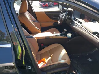 2021 Lexus ES 300h z VIN 58ADA1C11MU009897, wystawiony jako IAAI lot #42131776 z przebiegiem 28 460 mil mil oraz . Historia ofert i sprzedaży dostępna na DreamBid. Obrazek 5.