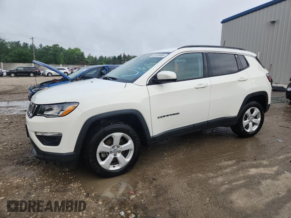 2018 Jeep Compass Latitude z VIN 3C4NJDBB2JT180742, wystawiony jako Copart lot #62355465 z przebiegiem 63 603 mil mil oraz Czysty tytuł • Clean title. Historia ofert i sprzedaży dostępna na DreamBid. Obrazek 1.