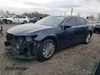 2014 Lexus ES 350 with VIN JTHBK1GGXE2131989, listed as a Copart auction lot 52695445 with 102,076 mi miles and Salvage Title. Bid and sale history available at carsss.com. Image 1.