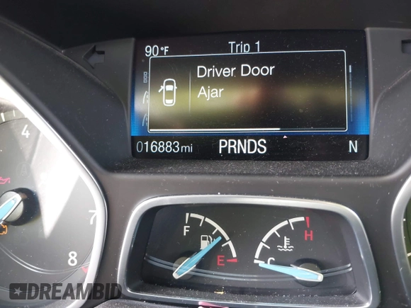 2018 Ford Focus SE z VIN 1FADP3FE3JL220529, wystawiony jako IAAI lot #41564216 z przebiegiem 16 883 mil mil oraz . Historia ofert i sprzedaży dostępna na DreamBid. Obrazek 7.