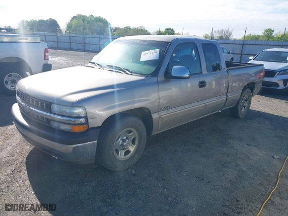 1999 Chevrolet Silverado 1500 LS with VIN 2GCEC19T0X1205414, listed as a IAAI auction lot 41971238 with 208,712 mi miles. Bid and sale history available at carsss.com. Image 2.
