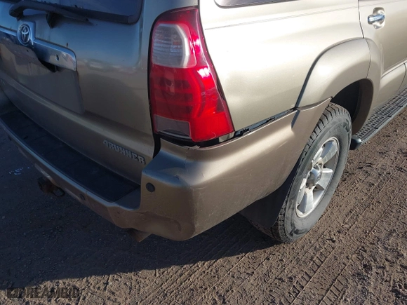 2006 Toyota 4Runner SR5 with VIN JTEBU14R568055724, listed as a IAAI auction lot 41450451 with 230,598 mi miles. Bid and sale history available at carsss.com. Image 6.