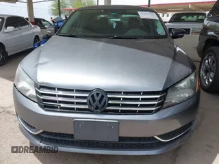 2015 Volkswagen Passat SE z VIN 1VWBV7A37FC072619, wystawiony jako IAAI lot #42389938 z przebiegiem 159 709 mil mil oraz . Historia ofert i sprzedaży dostępna na DreamBid. Obrazek 6.