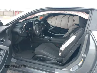 2022 Chevrolet Camaro 1LT z VIN 1G1FB1RX6N0123456, wystawiony jako IAAI lot #42066753 z przebiegiem Nie podano mil oraz . Historia ofert i sprzedaży dostępna na DreamBid. Obrazek 5.