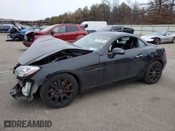 2018 Mercedes-Benz SLC 300 z VIN WDDPK3JA2JF155039, wystawiony jako Copart lot #88947625 z przebiegiem 66 385 mil mil oraz Szkoda całkowita • Salvage title. Historia ofert i sprzedaży dostępna na DreamBid. Obrazek 1.