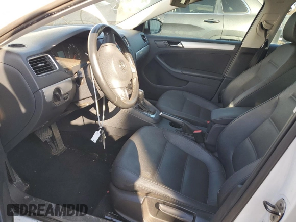 2011 Volkswagen Jetta SEL with VIN 3VWLZ7AJXBM359419, listed as a Copart auction lot 48598535 with 133,606 mi miles and Salvage title. Bid and sale history available at DreamBid. Image 7.