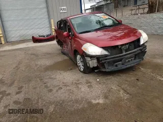 2011 Nissan Versa S z VIN 3N1BC1AP7BL463683, wystawiony jako Copart lot #57784065 z przebiegiem 110 937 mil mil oraz Szkoda całkowita • Salvage title. Historia ofert i sprzedaży dostępna na DreamBid. Obrazek 13.