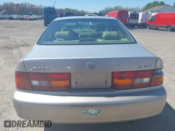 1998 Lexus ES 300 with VIN JT8BF28G6W5042042, listed as a IAAI auction lot 42000714 with 115,279 mi miles and . Bid and sale history available at DreamBid. Image 16.