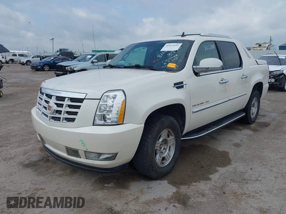 2010 Cadillac Escalade EXT z VIN 3GYVKLEF4AG171775, wystawiony jako IAAI lot #42413511 z przebiegiem Nie podano mil oraz . Historia ofert i sprzedaży dostępna na DreamBid. Obrazek 17.