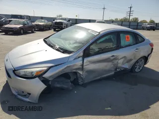 2015 Ford Focus SE z VIN 1FADP3F28FL241020, wystawiony jako Copart lot #54559135 z przebiegiem 123 008 mil mil oraz Szkoda całkowita • Salvage title. Historia ofert i sprzedaży dostępna na DreamBid. Obrazek 1.