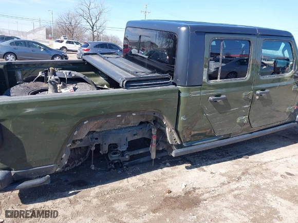 2022 Jeep Gladiator Rubicon with VIN 1C6JJTBG9NL102133, listed as a IAAI auction lot 41547187 with 105,881 mi miles. Bid and sale history available at carsss.com. Image 6.
