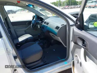 2007 Ford Focus S with VIN 1FAFP34N17W124403, listed as a IAAI auction lot 42021135 with 178,896 mi miles and . Bid and sale history available at carsss.com. Image 5.