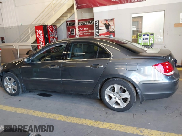 2006 Acura RL with VIN JH4KB165X6C006146, listed as a IAAI auction lot 41734990 with 172,362 mi miles and . Bid and sale history available at DreamBid. Image 15.