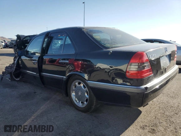 1994 Mercedes-Benz C z VIN WDBHA28E3RF075327, wystawiony jako Copart lot #57819825 z przebiegiem 83 224 mil mil oraz Szkoda całkowita • Salvage title. Historia ofert i sprzedaży dostępna na DreamBid. Obrazek 2.