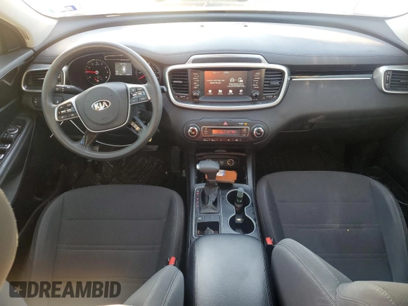 2019 Kia Sorento S z VIN 5XYPG4A51KG496600, wystawiony jako Copart lot #79968444 z przebiegiem 132 401 mil mil oraz Szkoda całkowita • Salvage title. Historia ofert i sprzedaży dostępna na DreamBid. Obrazek 8.