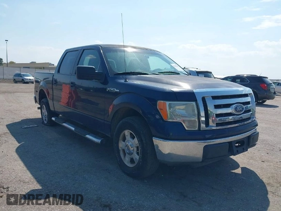 2010 Ford F-150 XL with VIN 1FTEW1C82AKA18064, listed as a IAAI auction lot 40208366 with 233,600 mi miles. Bid and sale history available at carsss.com. Image 1.