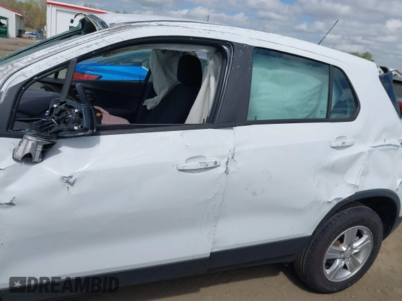 2020 Chevrolet Trax LS with VIN KL7CJNSB2LB065279, listed as a IAAI auction lot 41920404 with 53,608 mi miles. Bid and sale history available at carsss.com. Image 14.