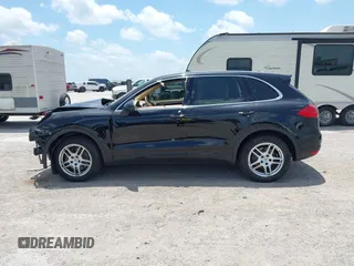 2013 Porsche Cayenne с VIN WP1AA2A23DLA13020, выставлен на аукционе IAAI как лот 42560111 с пробегом 113 984 миль миль и . История ставок и продаж доступна на DreamBid. Изображение 14.