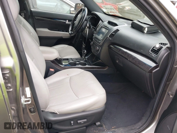 2015 Kia Sorento SX with VIN 5XYKWDA75FG553286, listed as a IAAI auction lot 42020351 with 147,572 mi miles. Bid and sale history available at carsss.com. Image 5.