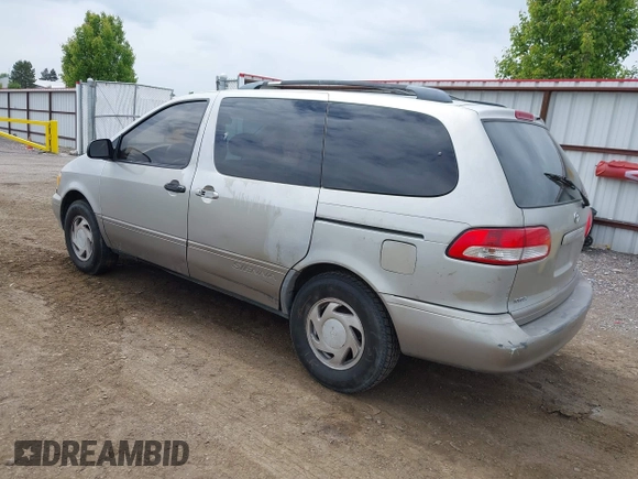 2001 Toyota Sienna LE with VIN 4T3ZF13C91U395004, listed as a IAAI auction lot 42314687 with Not provided miles and . Bid and sale history available at DreamBid. Image 3.