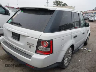 2011 Land Rover Range Rover Sport HSE LUX with VIN SALSK2D4XBA700173, listed as a IAAI auction lot 41960225 with 175,520 mi miles. Bid and sale history available at carsss.com. Image 4.