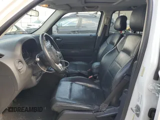 2011 Jeep Patriot Latitude X with VIN 1J4NF4GB9BD211965, listed as a Copart auction lot 44366385 with 111,318 mi miles and Salvage Title. Bid and sale history available at DreamBid. Image 7.