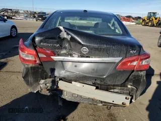 2017 Nissan Sentra S z VIN 3N1AB7AP3HY317424, wystawiony jako Copart lot #43014805 z przebiegiem 99 941 mil mil oraz Szkoda całkowita • Salvage title. Historia ofert i sprzedaży dostępna na DreamBid. Obrazek 6.
