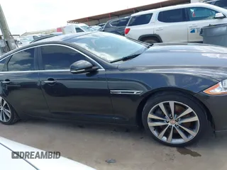 2015 Jaguar XJ с VIN SAJWA3HT3FMV86221, выставлен на аукционе IAAI как лот 42628203 с пробегом 125 951 миль миль и . История ставок и продаж доступна на DreamBid. Изображение 13.