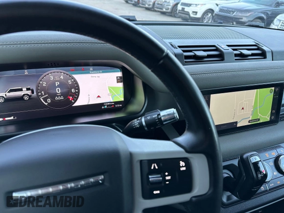 2021 Land Rover Defender SE z VIN SALEP7RU0M2046639, wystawiony jako Copart lot #82098914 z przebiegiem 55 064 mil mil oraz Czysty tytuł • Clean title. Historia ofert i sprzedaży dostępna na DreamBid. Obrazek 8.