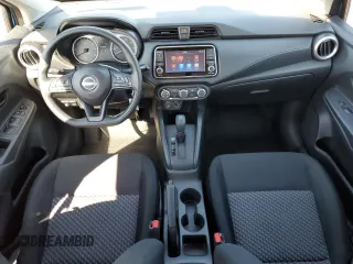 2024 Nissan Versa S z VIN 3N1CN8DV8RL849203, wystawiony jako Copart lot #56414195 z przebiegiem 22 127 mil mil oraz Szkoda całkowita • Salvage title. Historia ofert i sprzedaży dostępna na DreamBid. Obrazek 8.