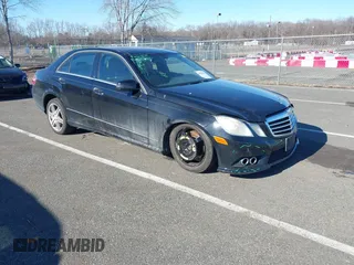 2010 Mercedes-Benz E-Class E 550 Luxury with VIN WDDHF9AB1AA137908, listed as a IAAI auction lot 41629606 with 141,060 mi miles. Bid and sale history available at carsss.com. Image 1.