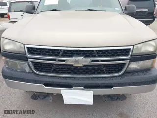 2006 Chevrolet Silverado 1500 LS with VIN 1GCEC19X86Z243384, listed as a IAAI auction lot 41268448 with 165,026 mi miles. Bid and sale history available at carsss.com. Image 6.