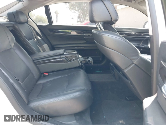 2009 BMW 7 Series 750Li с VIN WBAKB83529CY58927, выставлен на аукционе IAAI как лот 42356768 с пробегом 123 883 миль миль и . История ставок и продаж доступна на DreamBid. Изображение 8.