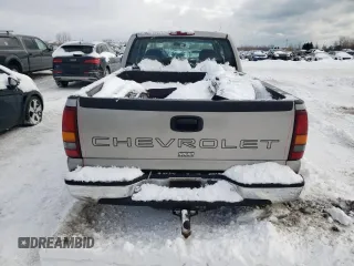 2000 Chevrolet Silverado 1500 LS with VIN 2GCEC19V7Y1242382, listed as a Copart auction lot 44953245 with 290,591 mi miles and Clean Title. Bid and sale history available at carsss.com. Image 6.